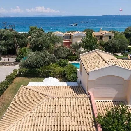 Διαμέρισμα Holiday By The Beach *